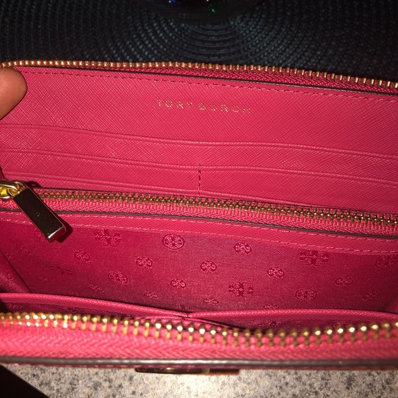 Tory Burch wallet - Picture 2 of 3